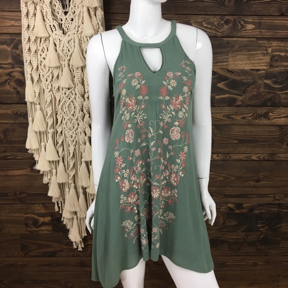 Francesca's Collections Dresses & Skirts - Alya | Floral Embroidered Keyhole Halter Dress
